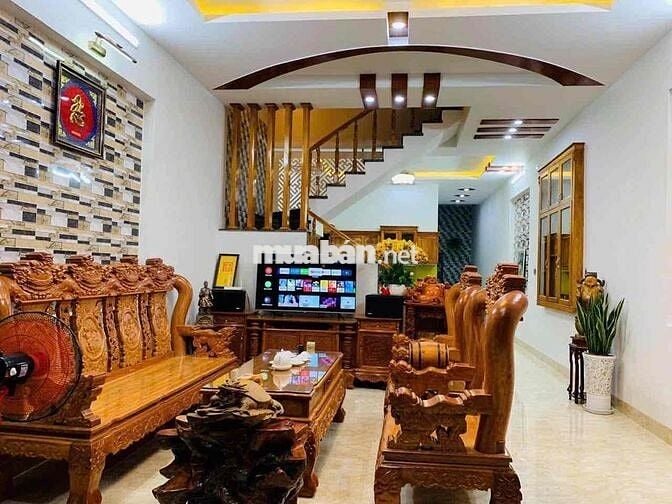 Nhà 2 Lầu mặt đường kinh doanh đa nghành nghề 14m2. P. Hoá an. Tp BH
