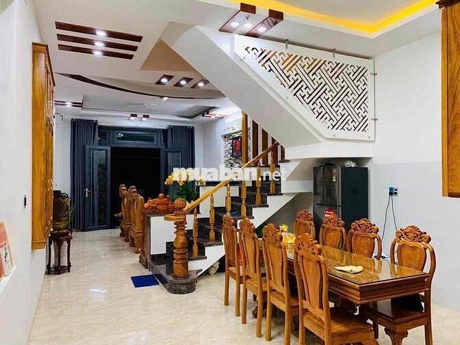 Nhà 2 Lầu mặt đường kinh doanh đa nghành nghề 14m2. P. Hoá an. Tp BH