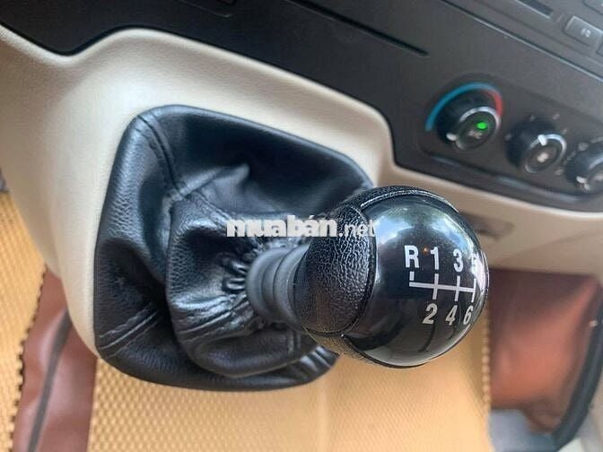 Ford Transit 2016 Luxury, màu xám