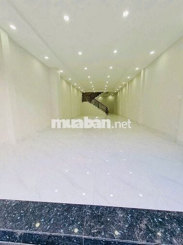 SIÊU PHẨM ỐP KÍNH MẶT TIỀN - Đường Cộng Hoà, 4 Tầng lầu, Thang máy