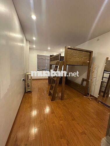 Nhà ở, ô tô đỗ cửa, 5 tầng - 3 phòng ngủ cách đường Nguyễn Văn Cừ 150m