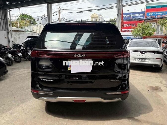 Kia Carnival 2021 2.2D Signature - 40000 km