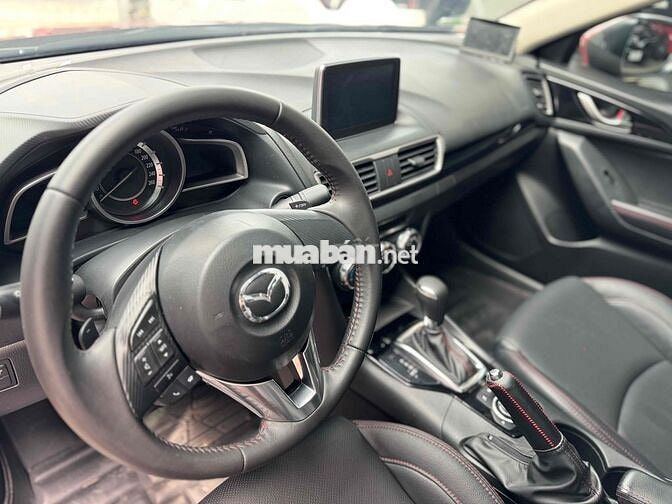 Mazda 3 2016 1.5 AT Sedan - 90000 km