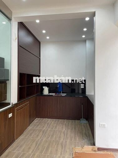 Nhà tập thể tầng 1, 60m2, ngõ to, phù hợp kinh doanh tại Nguyễn Trãi