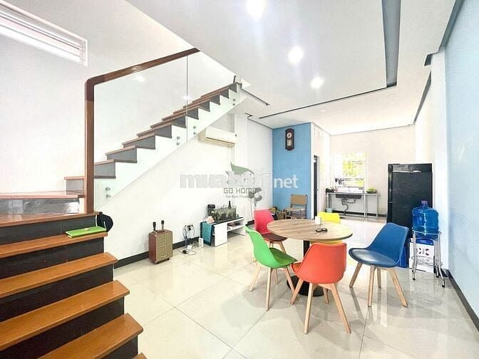 NHÀ NGUYÊN CĂN 4 TẦNG GẦN BIỂN Ở VĨNH HẢI GIÁ 16 TRIỆU/THÁNG