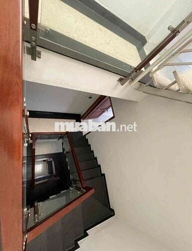 Cho thuê nhà mới phun nội thất xị 4pn 5wc  14tr