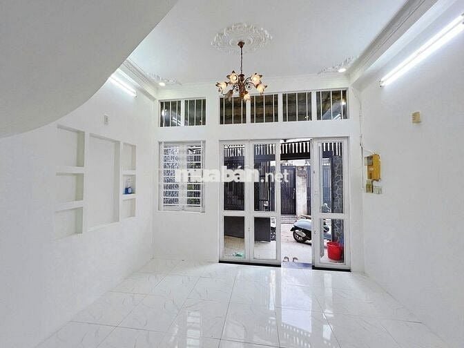 Nhà Nguyên Căn 3 lầu 3 PN 3WC Nơ trang Long
