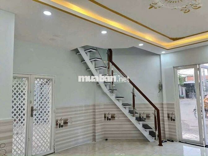 NHÀ MỚI ĐẸP GẦN CHỢ ĐẦU MỐI HM