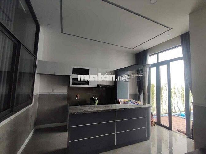 Nhà biệt thự tâm huyết 325m2 4PN 5WC Lôgóc KDC Tân Đức Đức Hoà Long An