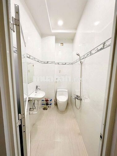 Phòng cho thuê tách bếp ban công gần Bến xe Quận 8