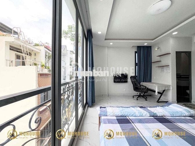 Ban Công 40m2 Ngay Đh Sư Phạm y Dược TP Hcm