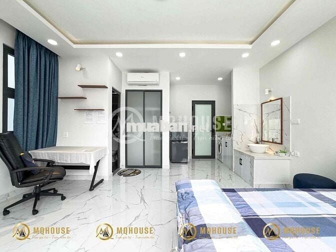 Ban Công 40m2 Ngay Đh Sư Phạm y Dược TP Hcm