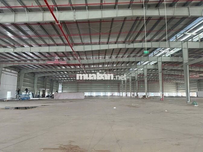 Bán kho xưởng:  2.300m² khuôn viên:  3.600m² tại CCN Đức Hòa , Long An