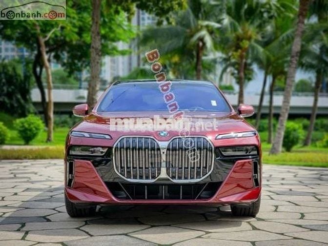 BMW 7 Series 735i 2025