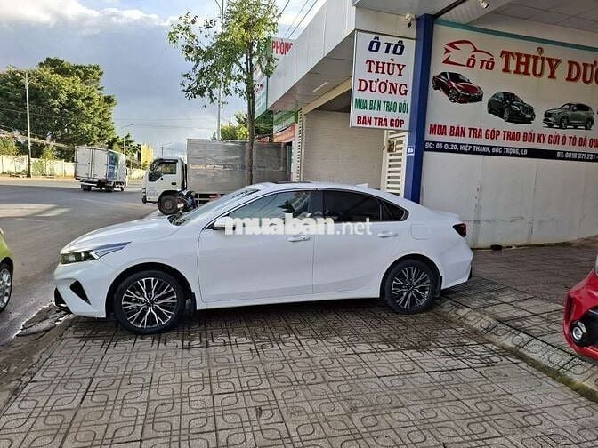 K3 tự động 2024 Luxury 1.6 AT - 39000 km