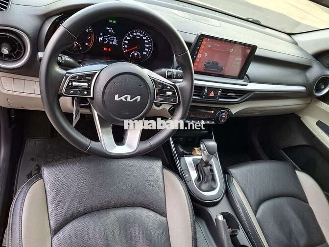 K3 tự động 2024 Luxury 1.6 AT - 39000 km