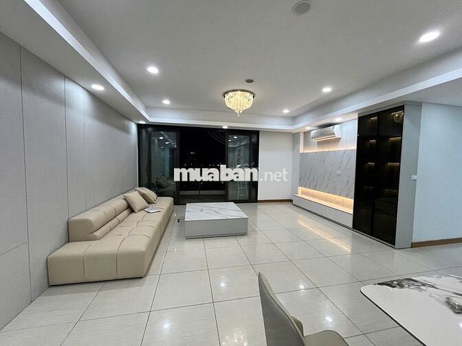 Vào luôn CH 198m2 3PN,1phụ full nội thất tại Dolphin Plaza giá 22tr/th