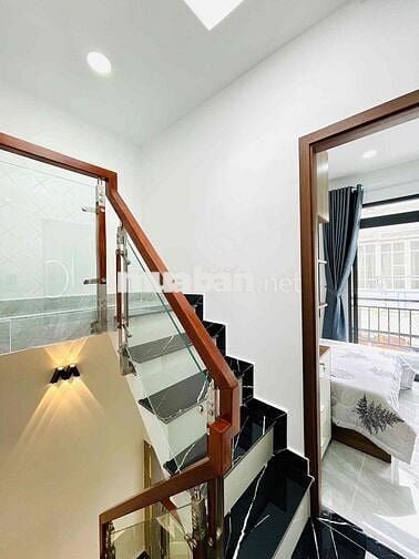 Nhà chính chủ cạnh công viên làng hoa GV, 1 trệt 1 lầu, full nội thất