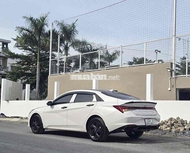 Hyundai Elantra 1.6 AT Đặc biệt 2024 - 18000km