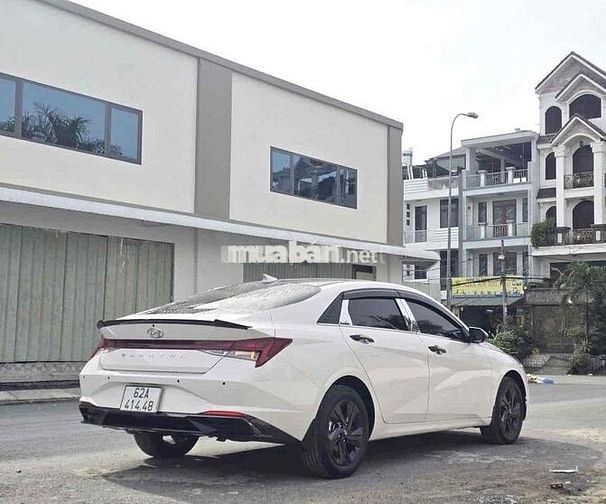 Hyundai Elantra 1.6 AT Đặc biệt 2024 - 18000km