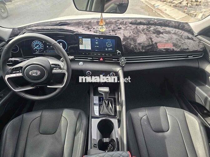 Hyundai Elantra 1.6 AT Đặc biệt 2024 - 18000km
