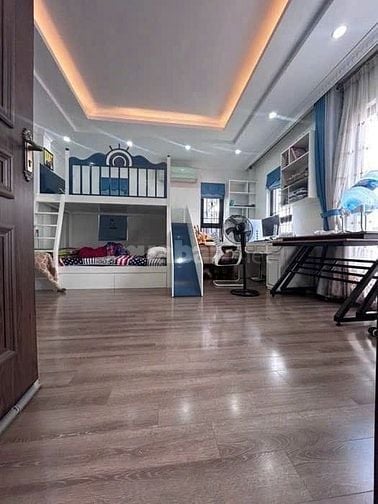 🏡  ĐẸP SÀI ĐỒNG SÁT HỒ NGÕ THÔNG, Ô TÔ VÀO NHÀ, CĂN GÓC - FULL NỘI 