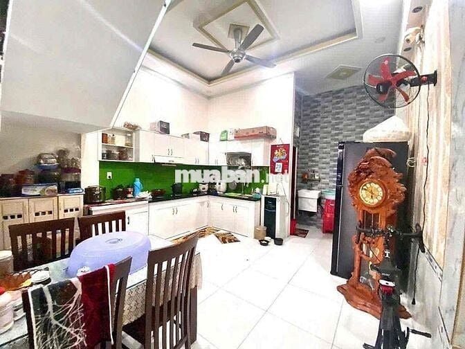 NHÀ 2 LẦU, 4.5 x14, HOÀN CÔNG, ĐƯỜNG NHỰA 7M, VỈA HÈ, DĨ AN, 4 ĐỒNG TL