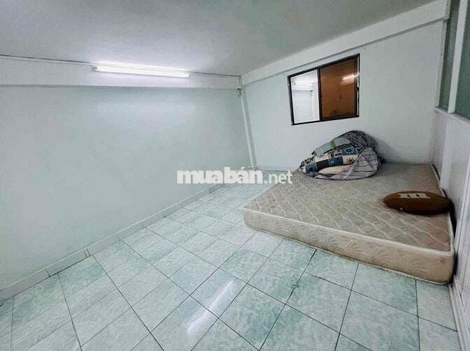 Bán CHCC Lầu 1 mặt đường, 112m2, KD và cho thuê tốt