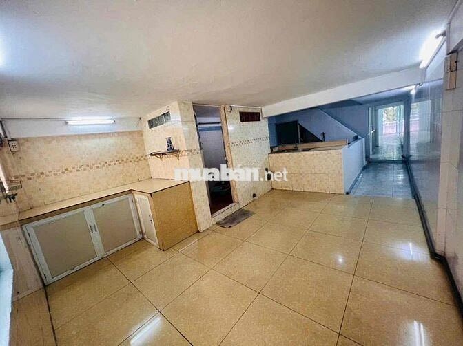 Bán CHCC Lầu 1 mặt đường, 112m2, KD và cho thuê tốt