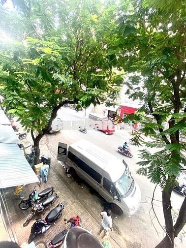 Bán CHCC Lầu 1 mặt đường, 112m2, KD và cho thuê tốt