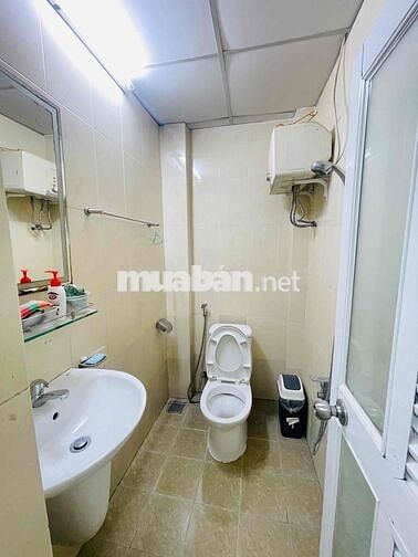 Hẻm 1 trục gần mặt tiền An Dương Vương P4 Quận 5 nhà 1 trệt 1 lầu 44m2