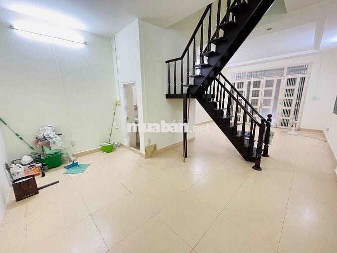 Hẻm 1 trục gần mặt tiền An Dương Vương P4 Quận 5 nhà 1 trệt 1 lầu 44m2
