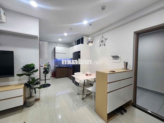 Chung cư Bcon 2 phòng ngủ 2WC full nội thất ngay Làng Đại Học, Thủ Đức