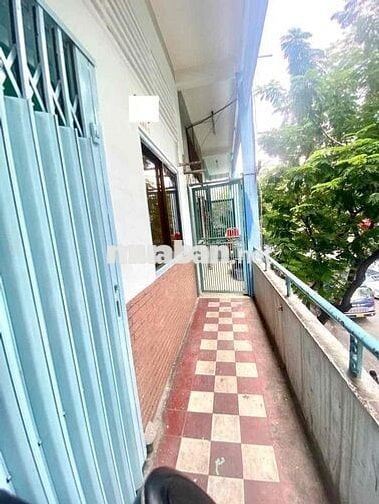 Bán CHCC Lầu 1 mặt đường, 112m2, KD và cho thuê tốt
