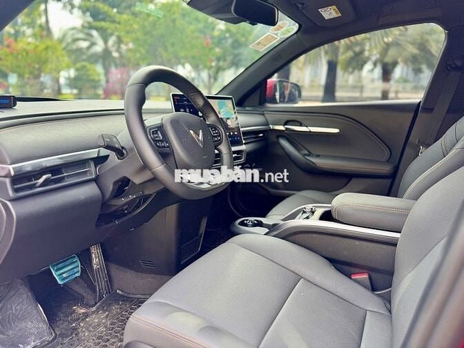 Vinfast VF6 Plus 2025 - Màu đỏ - 1200km - Mua pin