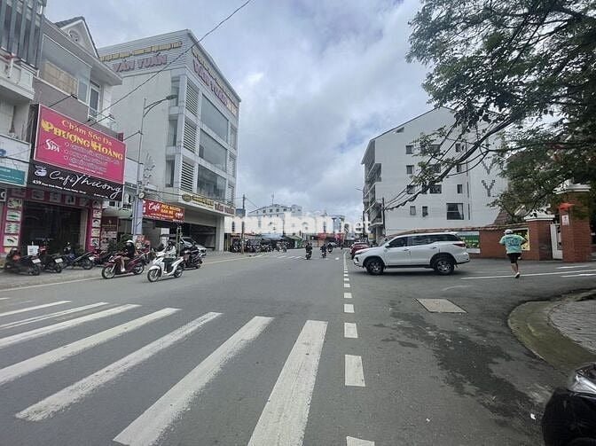Cho thuê mặt tiền tầng trệt đường Phan Đình Phùng