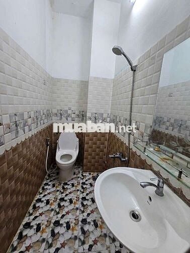 NHÀ 3 TẦNG ĐẸP — LIÊN KHU 4-5 PHƯỜNG BÌNH HƯNG HÒA B  (4m x 14m)