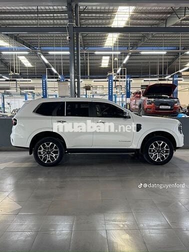 Ford Everest 2025, Trả trước chỉ từ 200 Triệu