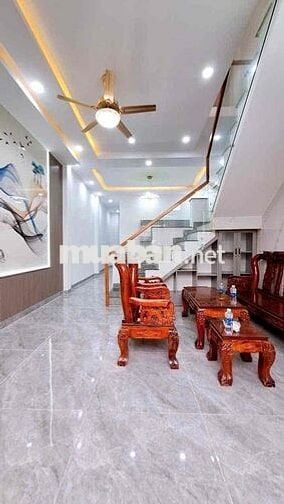 BÁN NHÀ 1 TRỆT 1 LẦU  -  SỔ RIÊNG NGAY CỔNG SAU POUCHEN