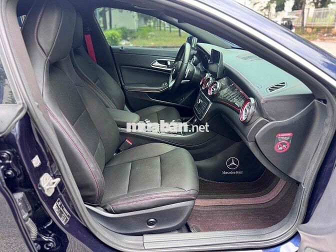 Mercedes Benz CLA 45 AMG 4MATIC - sản xuất 2015