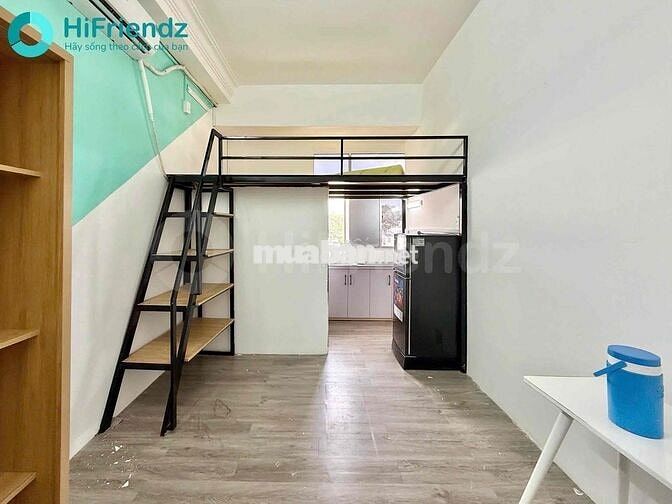 Cho thuê căn hộ gác có nội thất có cửa sổ - thang máy - gần ueh q10