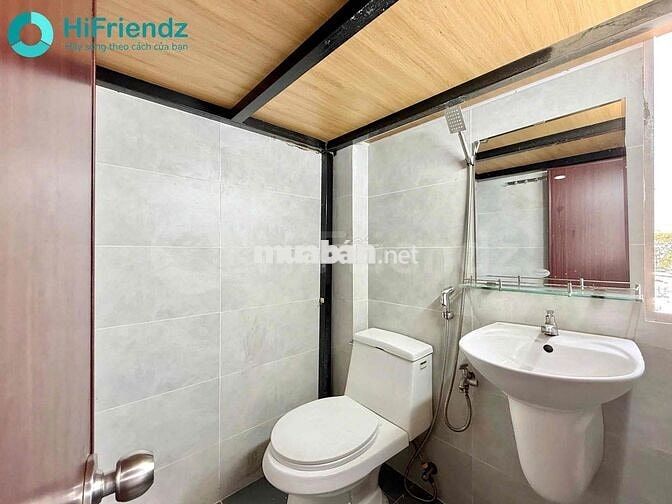 Cho thuê căn hộ gác có nội thất có cửa sổ - thang máy - gần ueh q10