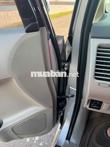 Toyota Innova 2016 2.0E - 84000 km