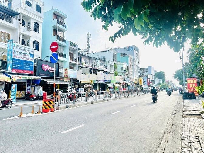 CHO THUÊ NHÀ 2 MẶT TIỀN Đ.PHAN VĂN TRỊ, NHÀ RẤT THOÁNG (TRỆT 3LẦU 4X20