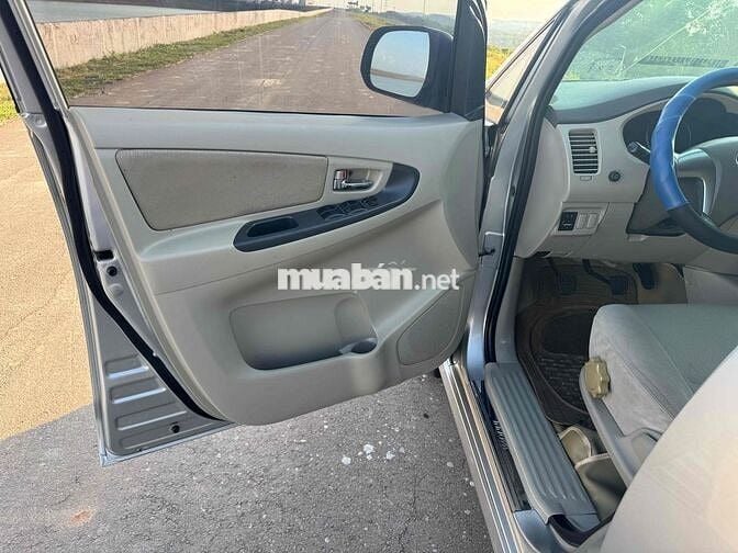 Toyota Innova 2016 2.0E - 84000 km