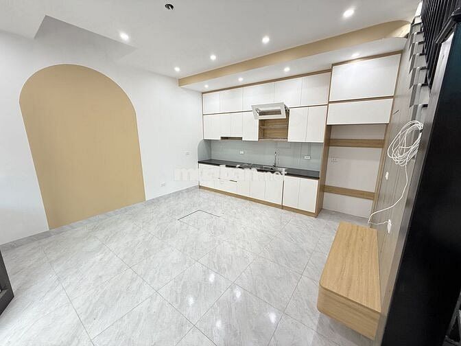 CHÍNH CHỦ BÁN NHÀ MỚI XÂY Ô TÔ ĐỖ CỬA, CHỜ THANG MÁY, GẦN VÀNH ĐAI 3.5