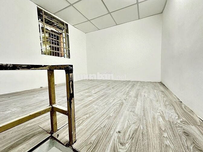 PHÒNG BÌNH THẠNH GIÁ RẺ GÁC CAO,RỘNG, CỬA SỔ THOÁNG MÁT NGAY TRUNG TÂM