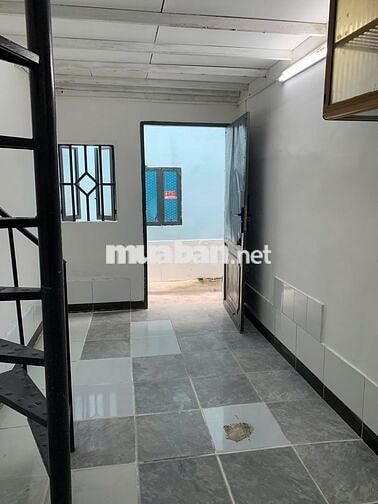 PHÒNG BÌNH THẠNH GIÁ RẺ GÁC CAO,RỘNG, CỬA SỔ THOÁNG MÁT NGAY TRUNG TÂM