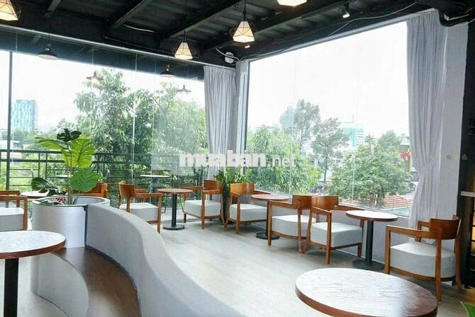 MT Trường Sa , Quận 3 - 8x12 - 4 Tầng Suốt Ốp Kính Đẹp