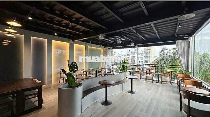 MT Trường Sa , Quận 3 - 8x12 - 4 Tầng Suốt Ốp Kính Đẹp
